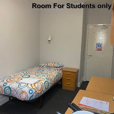 Charming Rooms For Students Only, Cricklewood Lane - Sk London Exteriör bild