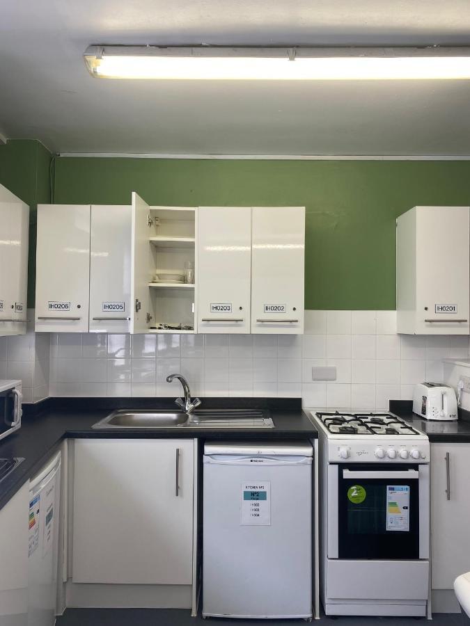 Charming Rooms For Students Only, Cricklewood Lane - Sk London Exteriör bild