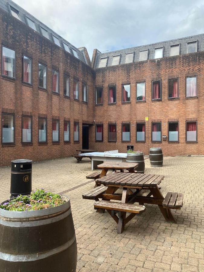 Charming Rooms For Students Only, Cricklewood Lane - Sk London Exteriör bild